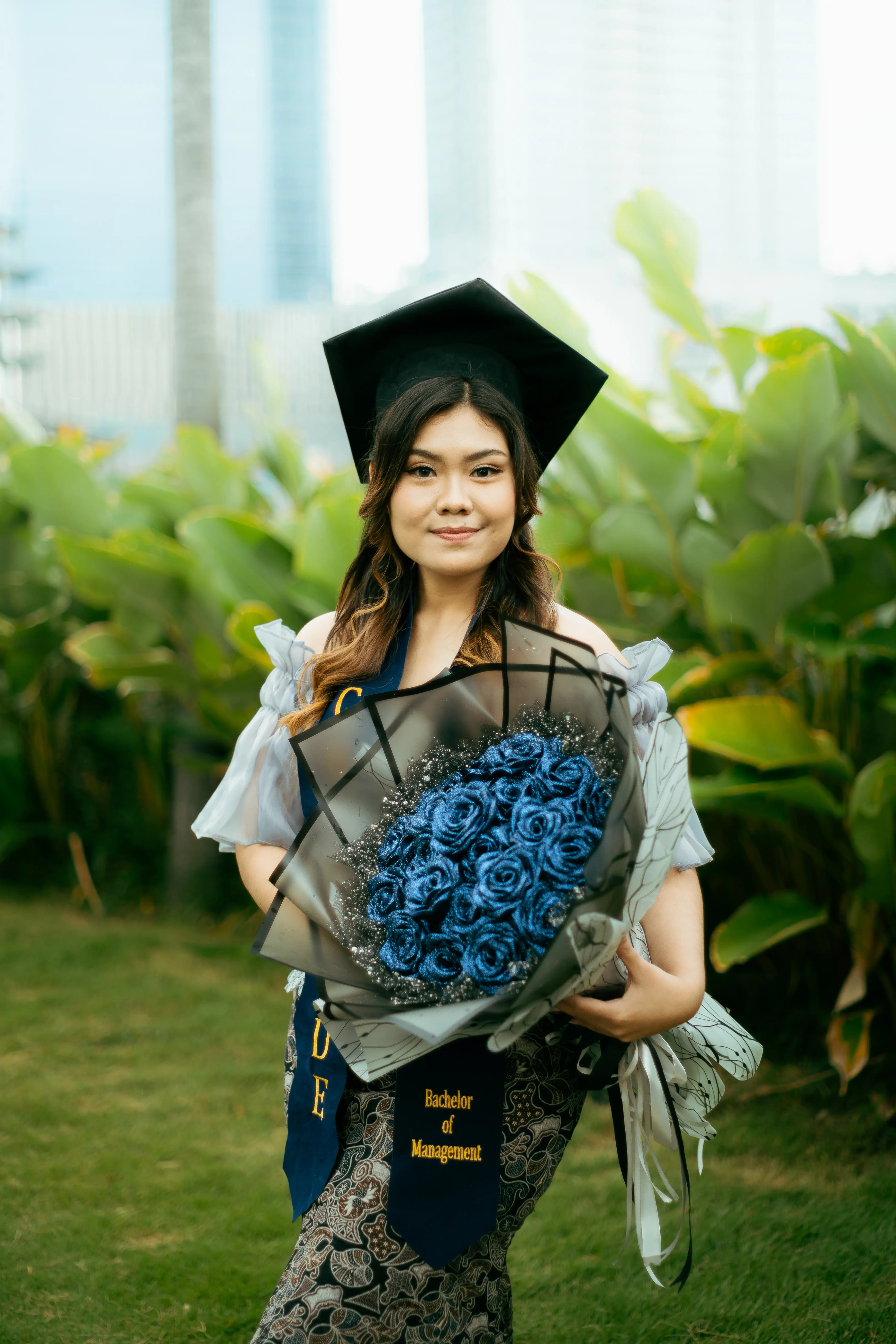 Cinematic graduation portrait at Universitas Widya Kartika Surabaya — foto wisuda Surabaya by Stefanoes Visual