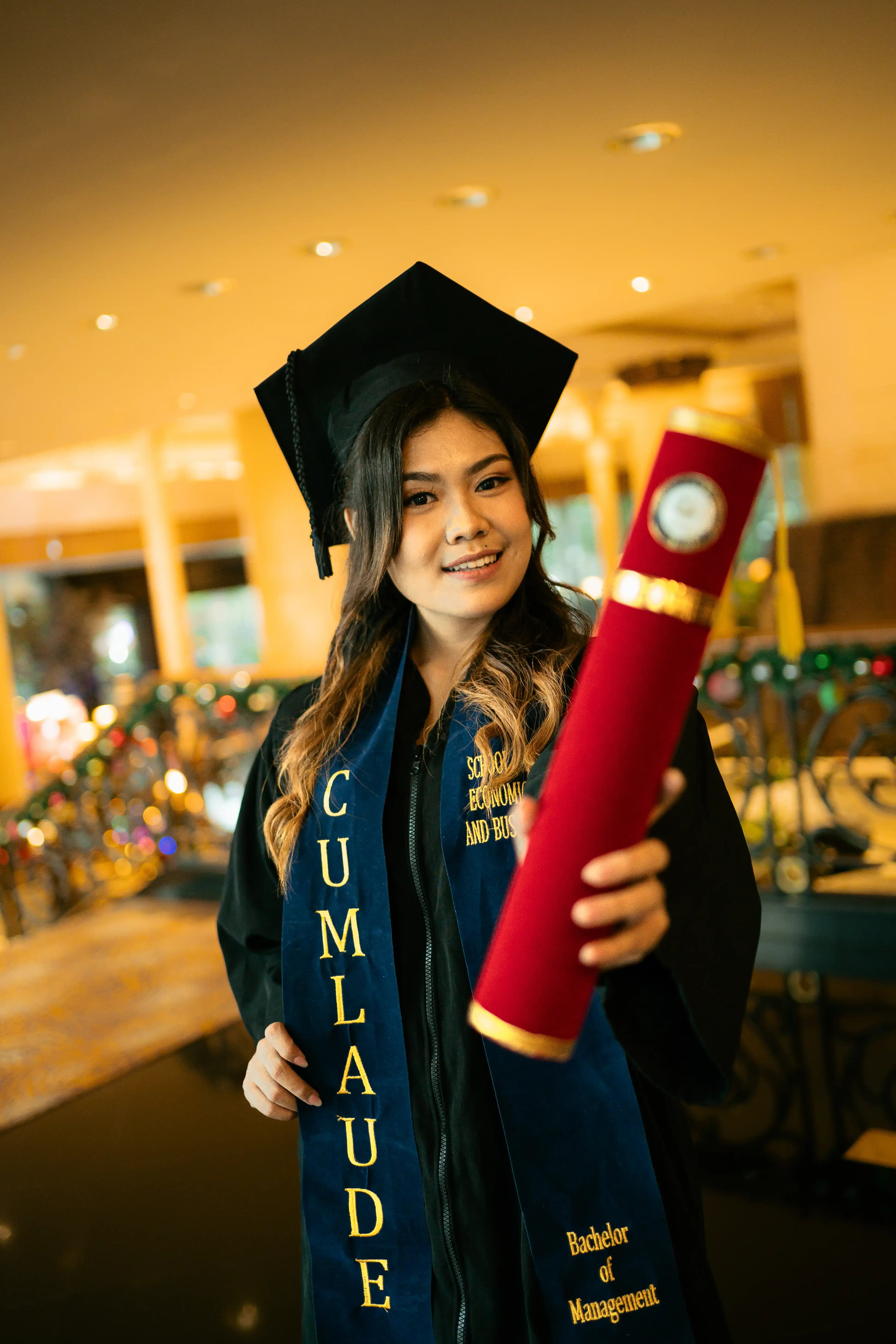 Cinematic graduation portrait at Universitas Widya Kartika Surabaya — foto wisuda Surabaya by Stefanoes Visual