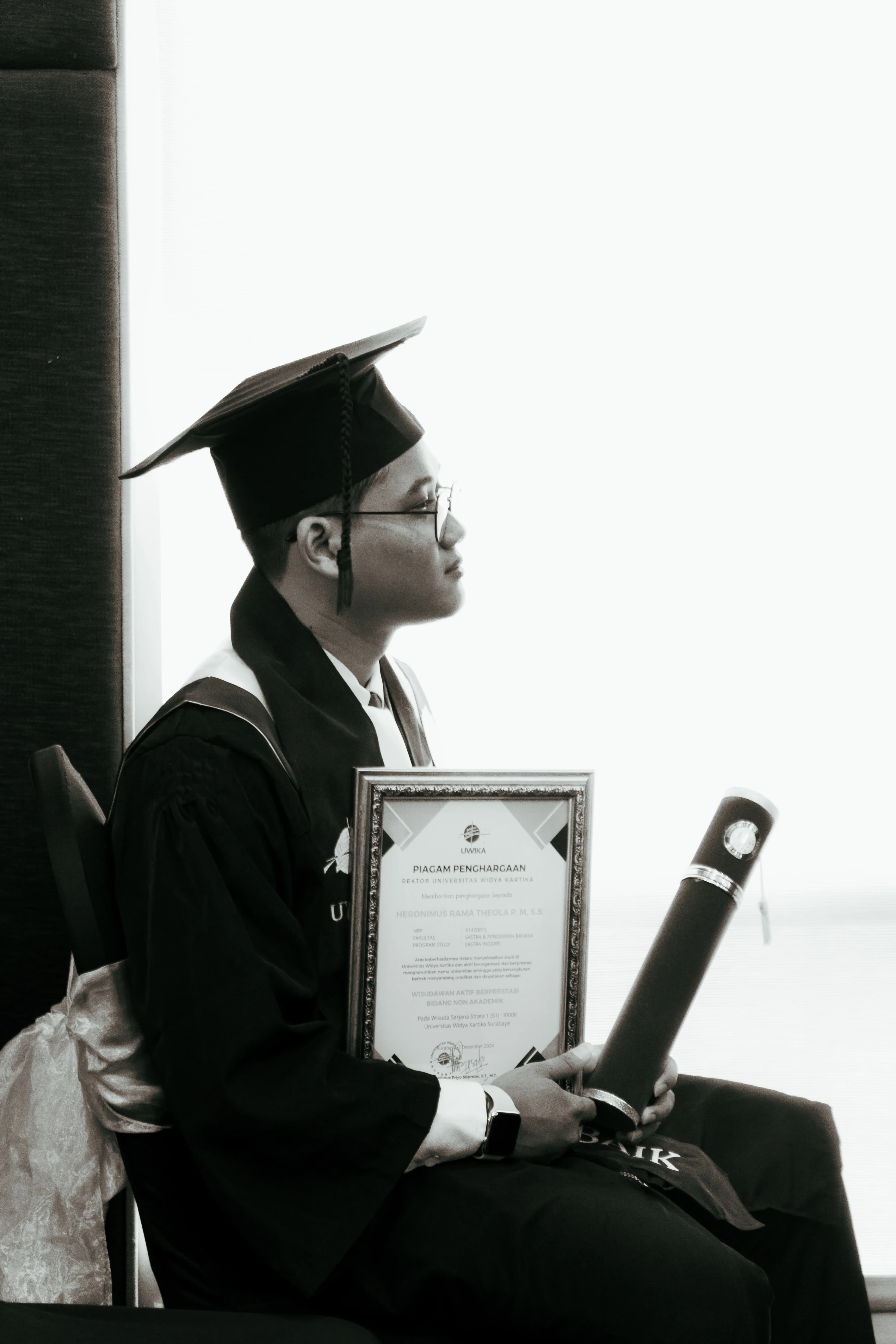 Cinematic graduation portrait at Widya Kartika Surabaya — fotografer wisuda Widya Kartika Surabaya by Stefanoes Visual