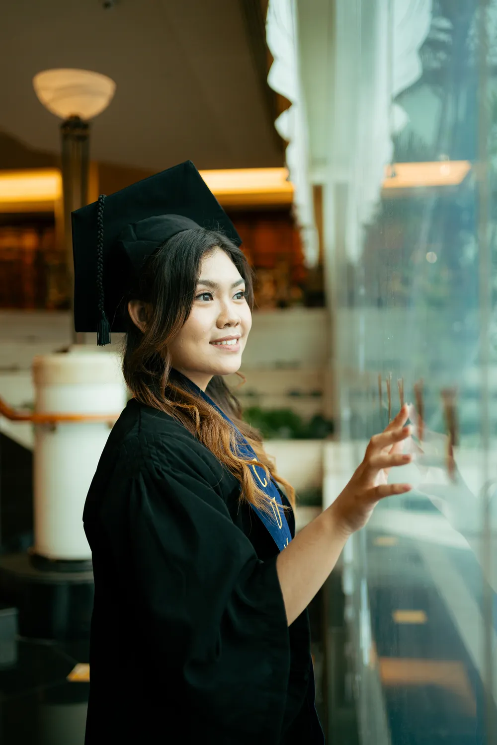 Candid graduation moment, Widya Kartika University Surabaya — graduation photographer Surabaya by Stefanoes Visual