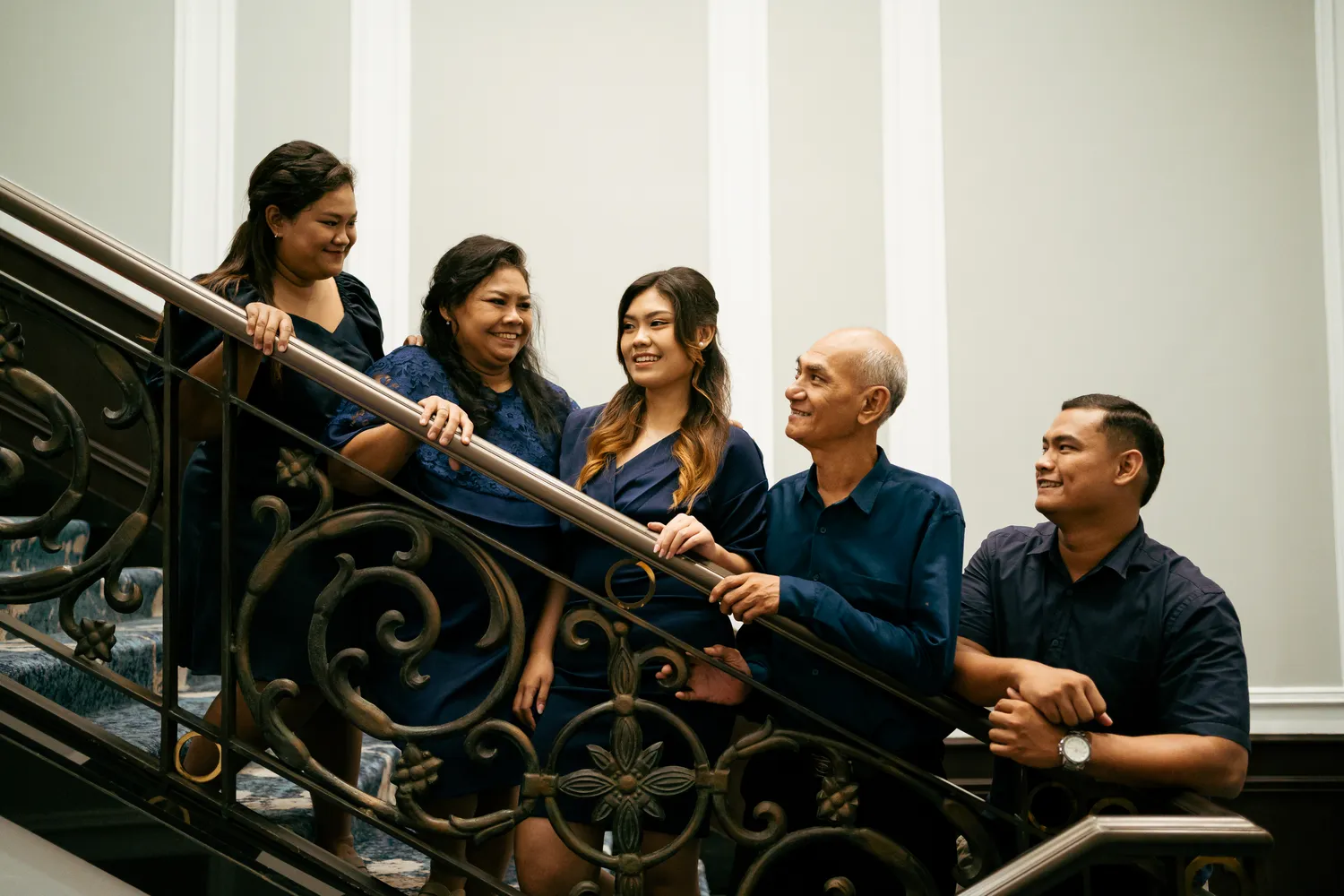 Family portrait session at Widya Kartika graduation Surabaya — graduation photographer Surabaya by Stefanoes Visual