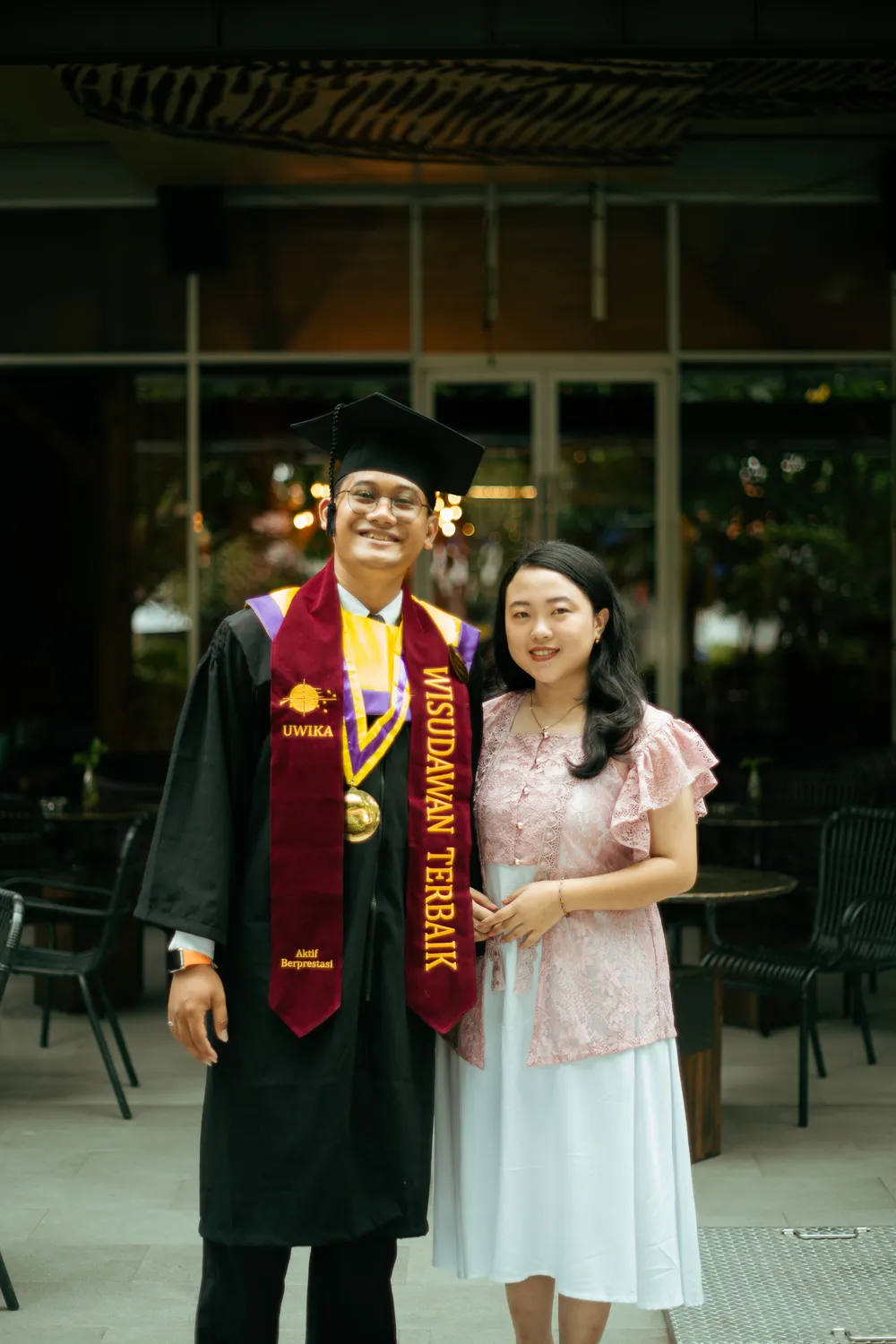 Family portrait session, Widya Kartika graduation Surabaya — Widya Kartika graduation photographer